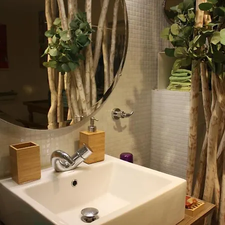 Cocon D'argile Bed & Breakfast 3*